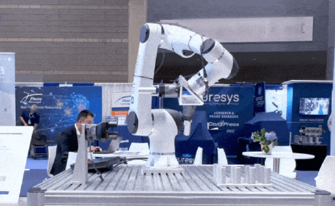 展示焊接、码垛、CNC大族协作机器人亮相美国AUTOMATE2买球网站：024(图2)