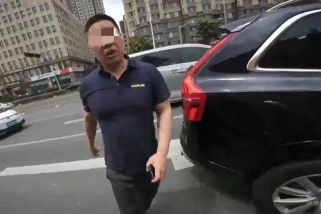 嚣张男别停摩托后续：中联重科连夜否认身份曝光果然有情况(图10)