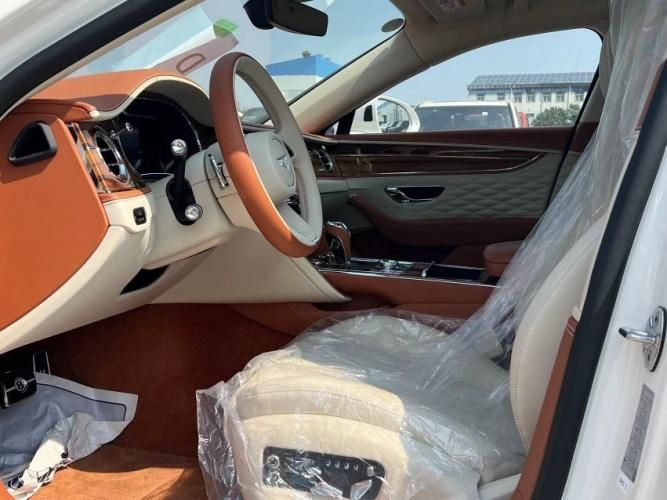 2024款宾利飞驰40TV8雅度版菱格座椅旋转屏22寸机械切割轮毂(图2)