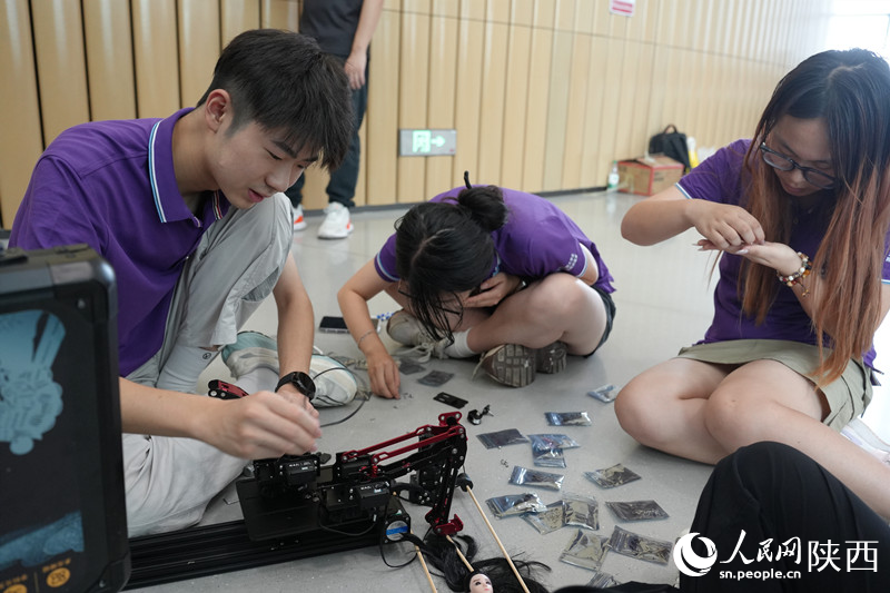 用机械臂表演皮影戏这帮大学生可“真会玩儿”(图4)