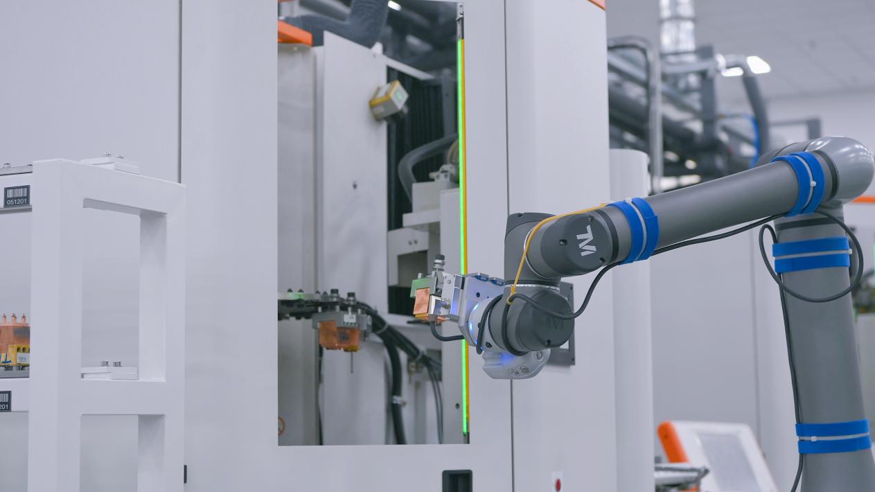 赫比（成都）精密模塑工厂正式启用四川崇州电子信息产业添强劲引擎(图2)