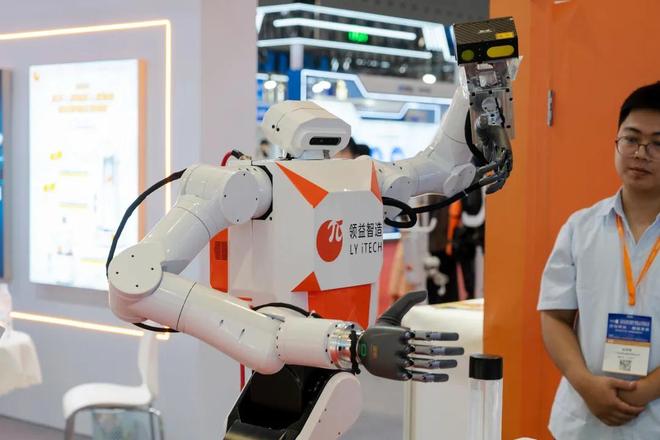 广东女富豪做零件干出695亿身家(图4)