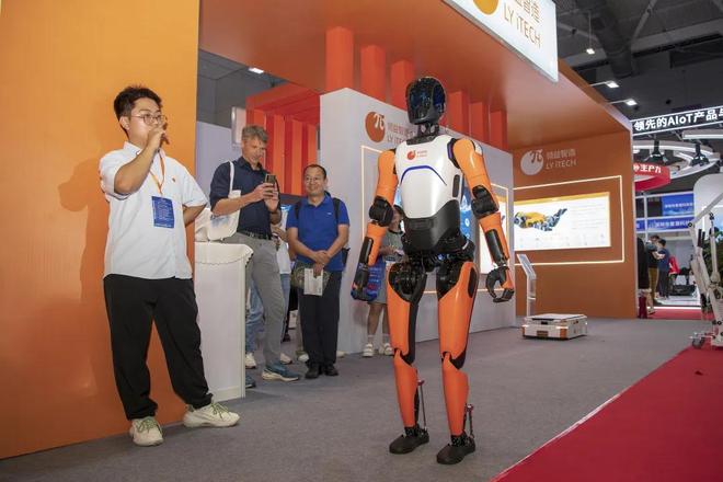 广东女富豪做零件干出695亿身家(图3)