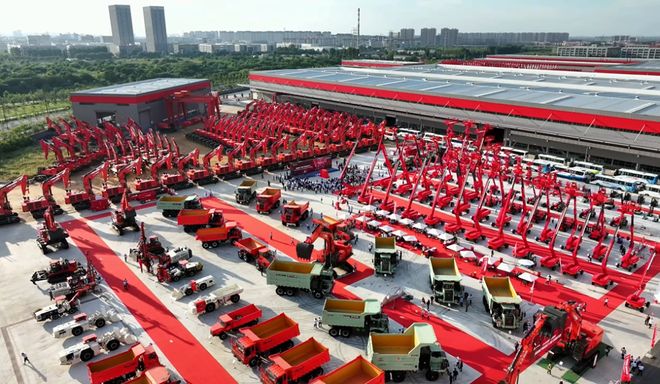 上市！临工重机大动作来了！(图3)