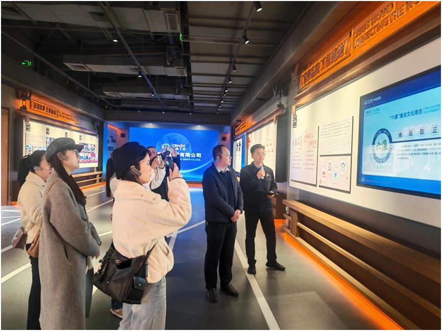 2025年“聚焦新质生产力探寻渭滨新动能”专家媒体调研行启动(图3)