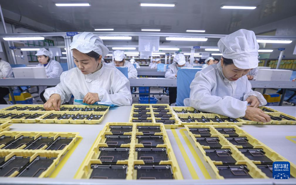 十大买球平台：奋力冲刺“全年红”(图12)