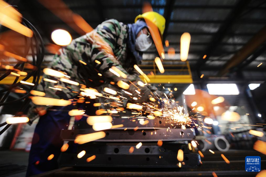 十大买球平台：奋力冲刺“全年红”(图16)