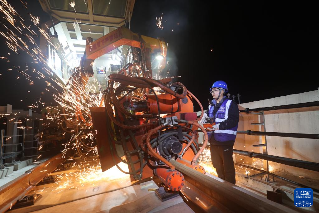 十大买球平台：奋力冲刺“全年红”(图20)