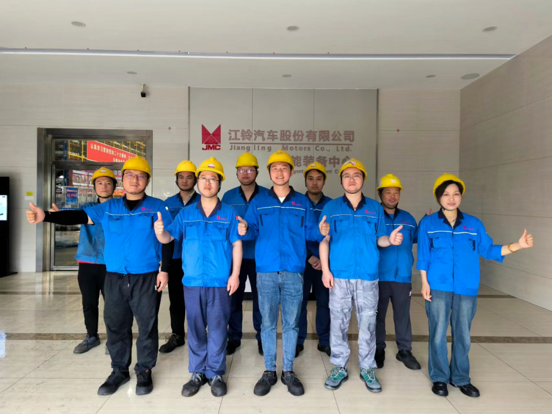 十大买球平台：中国青年五四奖章获得者杨准正：青春在001毫米间闪光(图6)